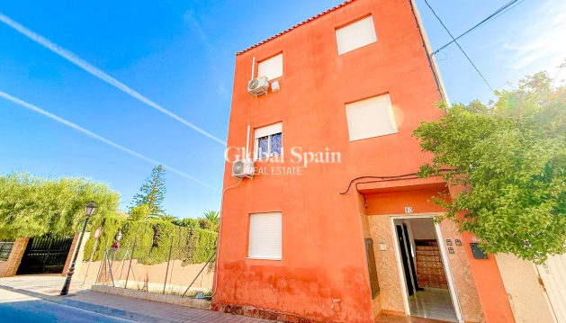 APPARTEMENT - Revente - SAN MIGUEL DE SALINAS -
                Inland