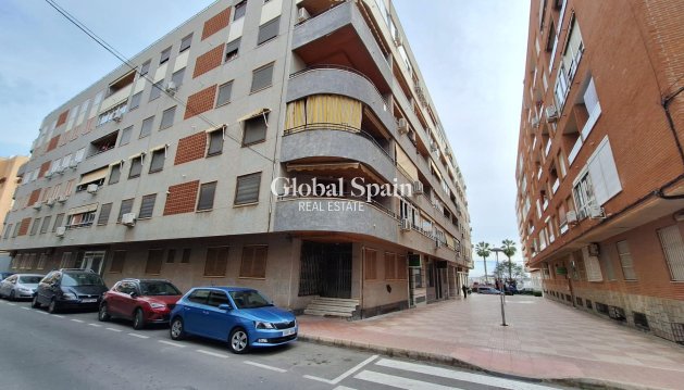 APPARTEMENT - Revente - TORREVIEJA -
                Acequion