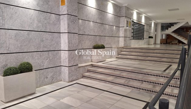 APPARTEMENT - Revente - TORREVIEJA -
                Acequion