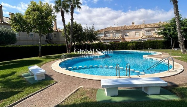 APPARTEMENT - Revente - TORREVIEJA -
                Aguas Nuevas