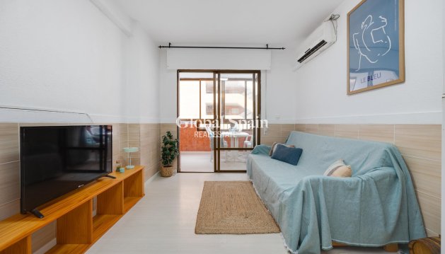 APPARTEMENT - Revente - TORREVIEJA -
                Cabo Cervera