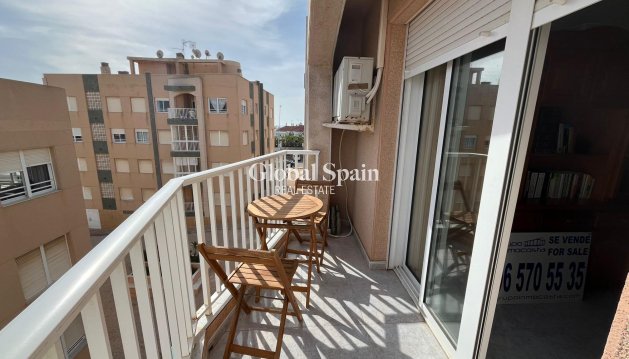APPARTEMENT - Revente - TORREVIEJA -
                Cabo Cervera