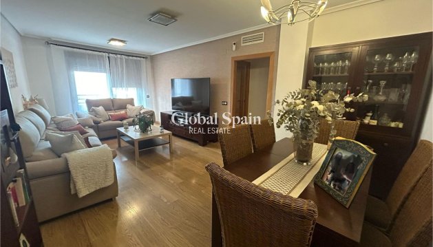 APPARTEMENT - Revente - TORREVIEJA -
                Center