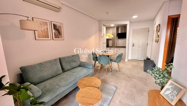 APPARTEMENT - Revente - TORREVIEJA -
                Center