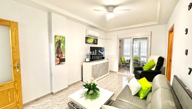 APPARTEMENT - Revente - TORREVIEJA -
                Center