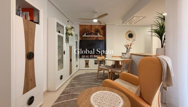 APPARTEMENT - Revente - TORREVIEJA -
                Center