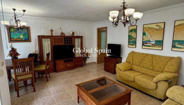 APPARTEMENT - Revente - TORREVIEJA -
                Center