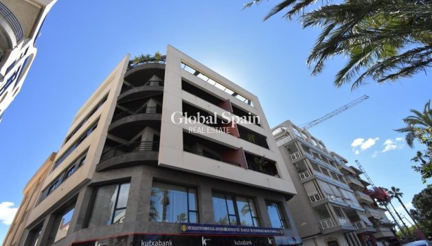 APPARTEMENT - Revente - TORREVIEJA -
                Centro - Muelle Pesquero