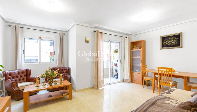 APPARTEMENT - Revente - TORREVIEJA -
                Centro