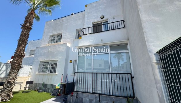APPARTEMENT - Revente - TORREVIEJA -
                Costa Blanca