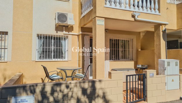 APPARTEMENT - Revente - TORREVIEJA -
                Costa Blanca