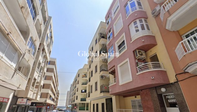 APPARTEMENT - Revente - TORREVIEJA -
                Costa Blanca