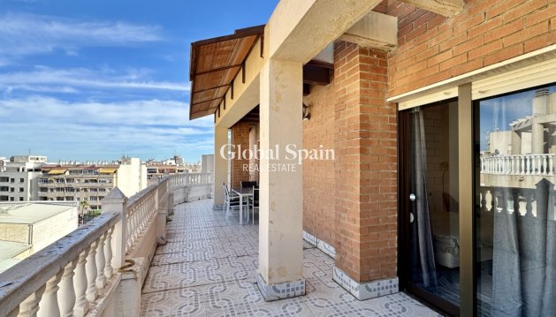 APPARTEMENT - Revente - TORREVIEJA -
                Costa Blanca