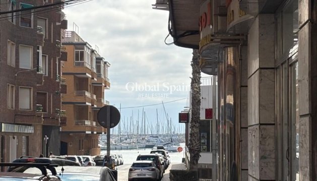 APPARTEMENT - Revente - TORREVIEJA -
                Costa Blanca