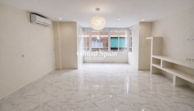 APPARTEMENT - Revente - TORREVIEJA -
                Costa Blanca