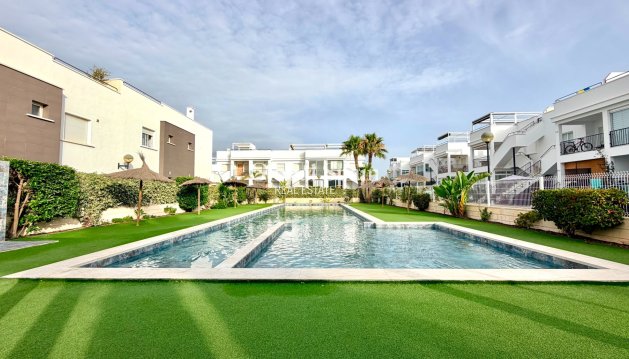 APPARTEMENT - Revente - TORREVIEJA -
                Costa Blanca