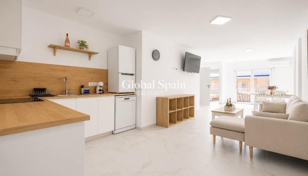 APPARTEMENT - Revente - TORREVIEJA -
                Costa Blanca