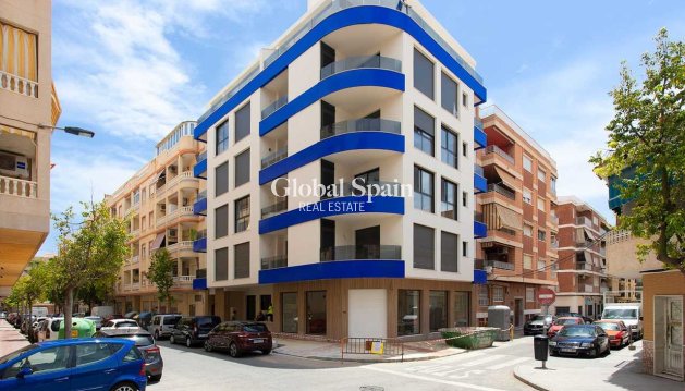 APPARTEMENT - Revente - TORREVIEJA -
                Costa Blanca
