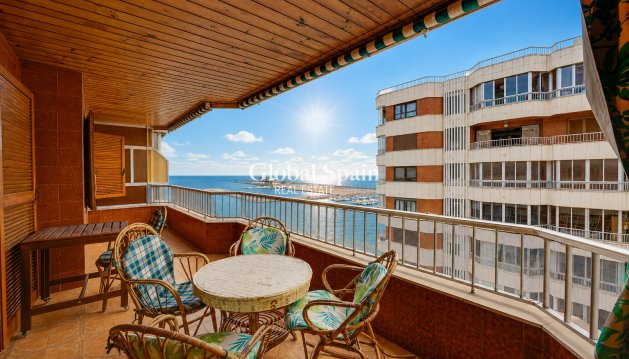 APPARTEMENT - Revente - TORREVIEJA -
                Costa Blanca