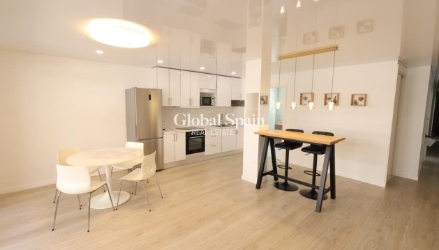 APPARTEMENT - Revente - TORREVIEJA -
                Costa Blanca