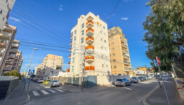 APPARTEMENT - Revente - TORREVIEJA -
                Costa Blanca