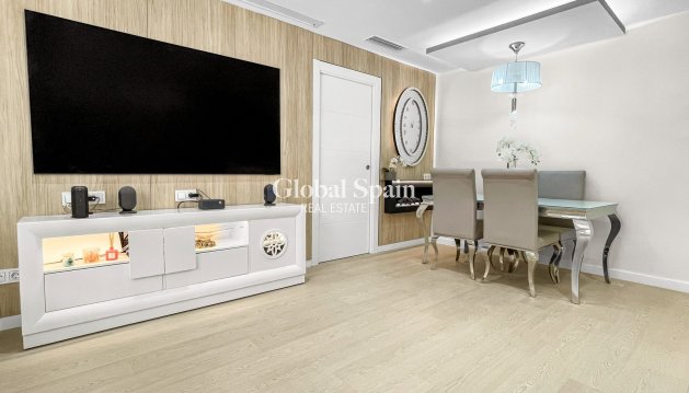 APPARTEMENT - Revente - TORREVIEJA -
                Costa Blanca