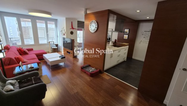 APPARTEMENT - Revente - TORREVIEJA -
                Costa Blanca