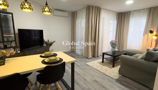 APPARTEMENT - Revente - TORREVIEJA -
                Costa Blanca