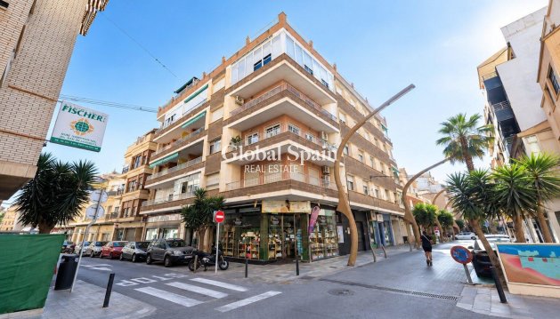 APPARTEMENT - Revente - TORREVIEJA -
                Costa Blanca