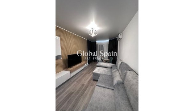 APPARTEMENT - Revente - TORREVIEJA -
                Estacion de autobuses