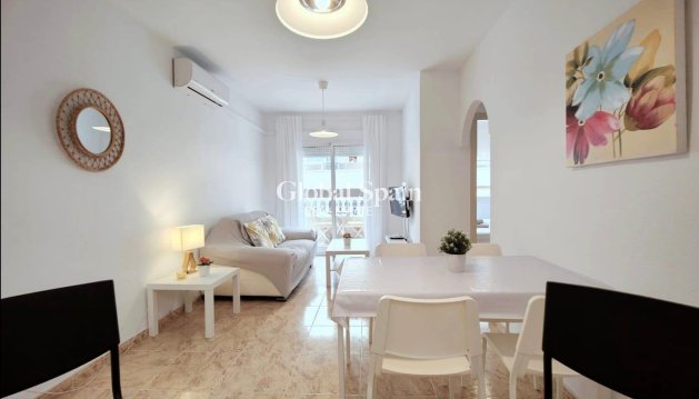 APPARTEMENT - Revente - TORREVIEJA -
                Estacion de autobuses