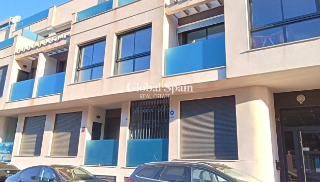 APPARTEMENT - Revente - TORREVIEJA -
                Estacion de autobuses