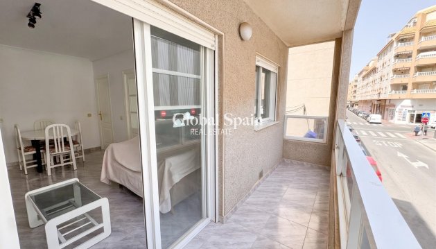APPARTEMENT - Revente - TORREVIEJA -
                Estacion de autobuses