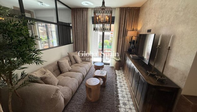 APPARTEMENT - Revente - TORREVIEJA -
                Estacion de autobuses