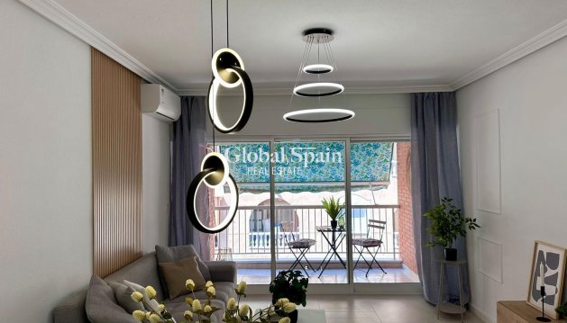 APPARTEMENT - Revente - TORREVIEJA -
                Estacion de autobuses