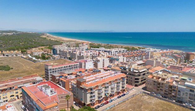 APPARTEMENT - Revente - TORREVIEJA -
                La Mata pueblo