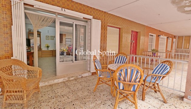 APPARTEMENT - Revente - TORREVIEJA -
                La Mata pueblo