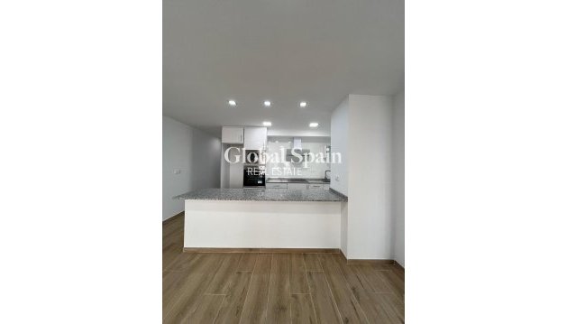 APPARTEMENT - Revente - TORREVIEJA -
                La Mata