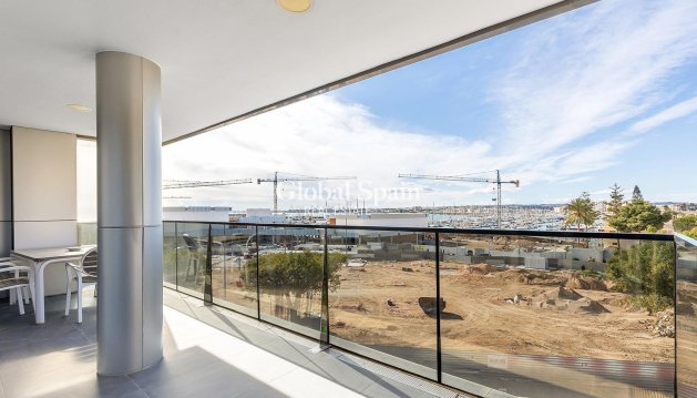 APPARTEMENT - Revente - TORREVIEJA -
                Paseo maritimo