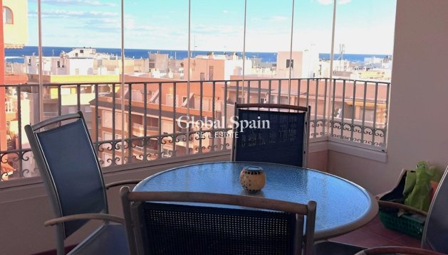 APPARTEMENT - Revente - TORREVIEJA -
                Playa de los Locos