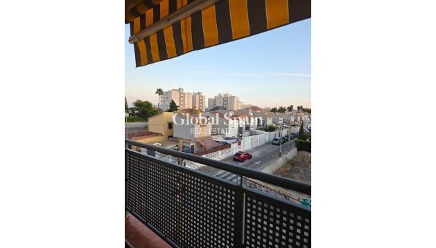 APPARTEMENT - Revente - TORREVIEJA -
                Playa del Cura