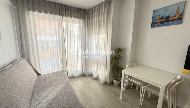 APPARTEMENT - Revente - TORREVIEJA -
                Playa del Cura