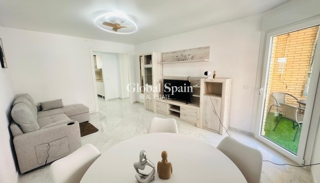 APPARTEMENT - Revente - TORREVIEJA -
                Playa del Cura
