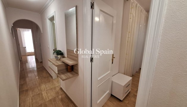 APPARTEMENT - Revente - TORREVIEJA -
                Playa del Cura