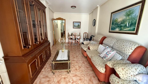 APPARTEMENT - Revente - TORREVIEJA -
                Playa del Cura