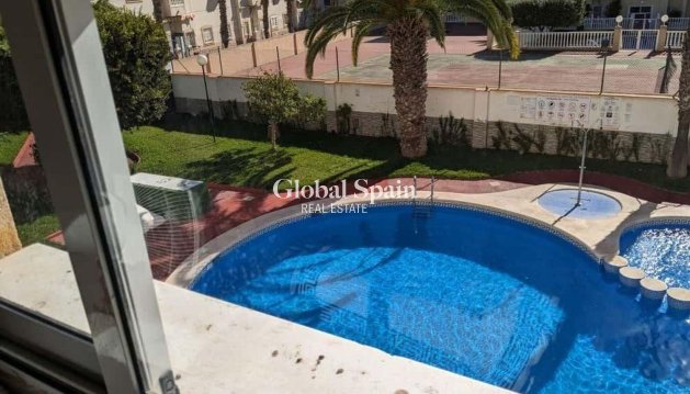 APPARTEMENT - Revente - TORREVIEJA -
                Playa del Cura