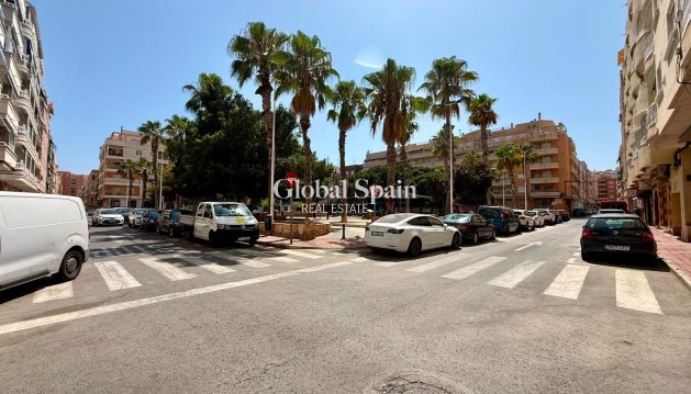 APPARTEMENT - Revente - TORREVIEJA -
                Playa del Cura
