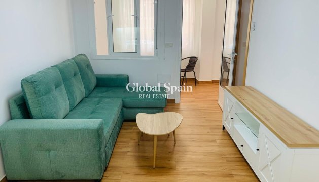 APPARTEMENT - Revente - TORREVIEJA -
                Playa del Cura