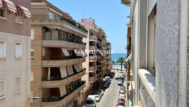 APPARTEMENT - Revente - TORREVIEJA -
                Playa del Cura