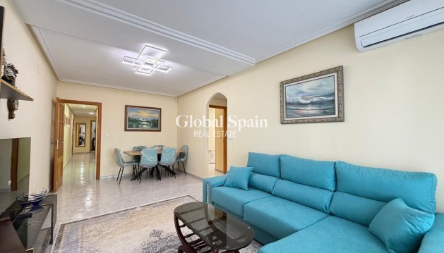 APPARTEMENT - Revente - TORREVIEJA -
                Playa del Cura